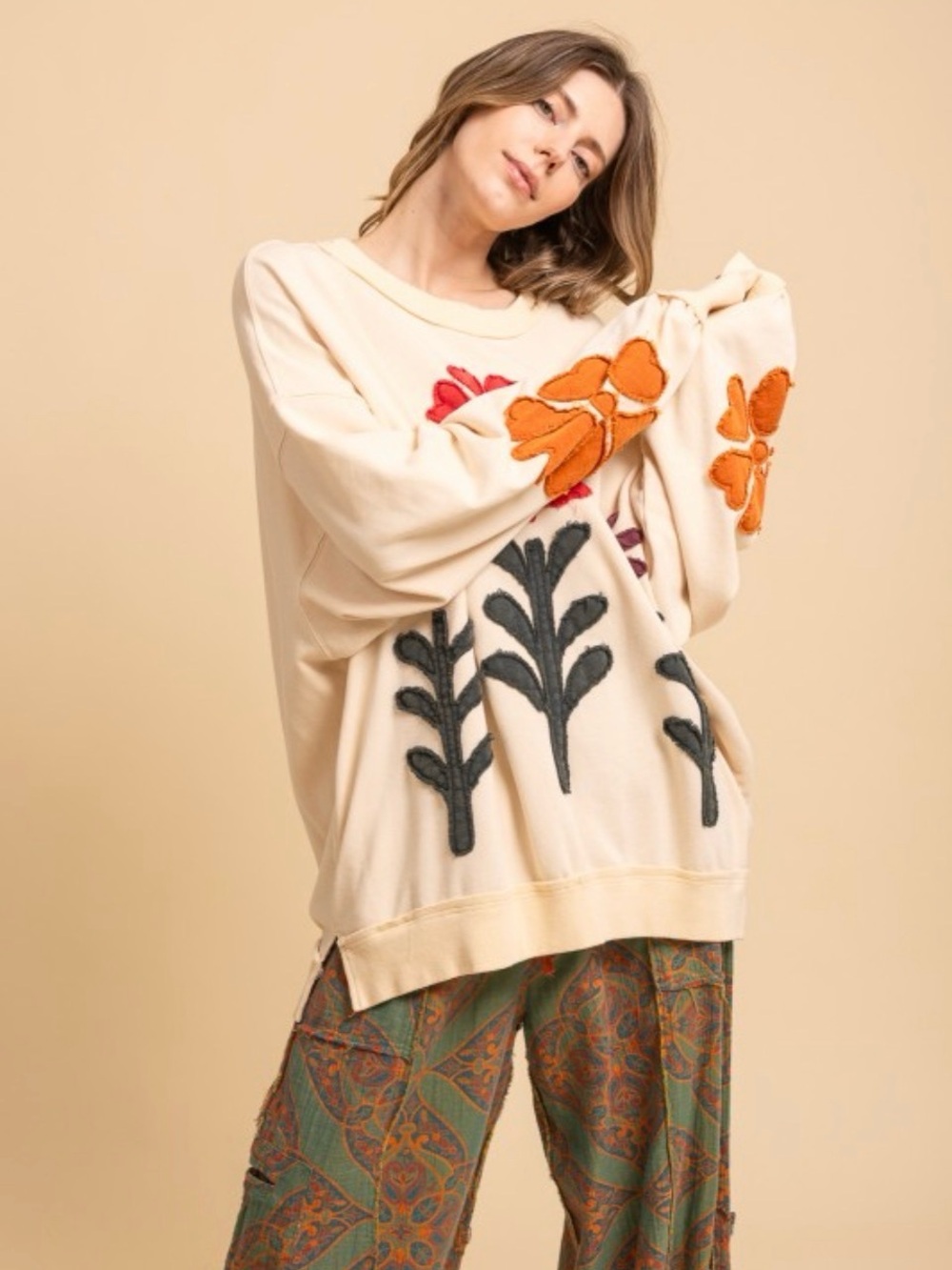 Oversized Embroidered Sweatshirt - Picture 4 of 8